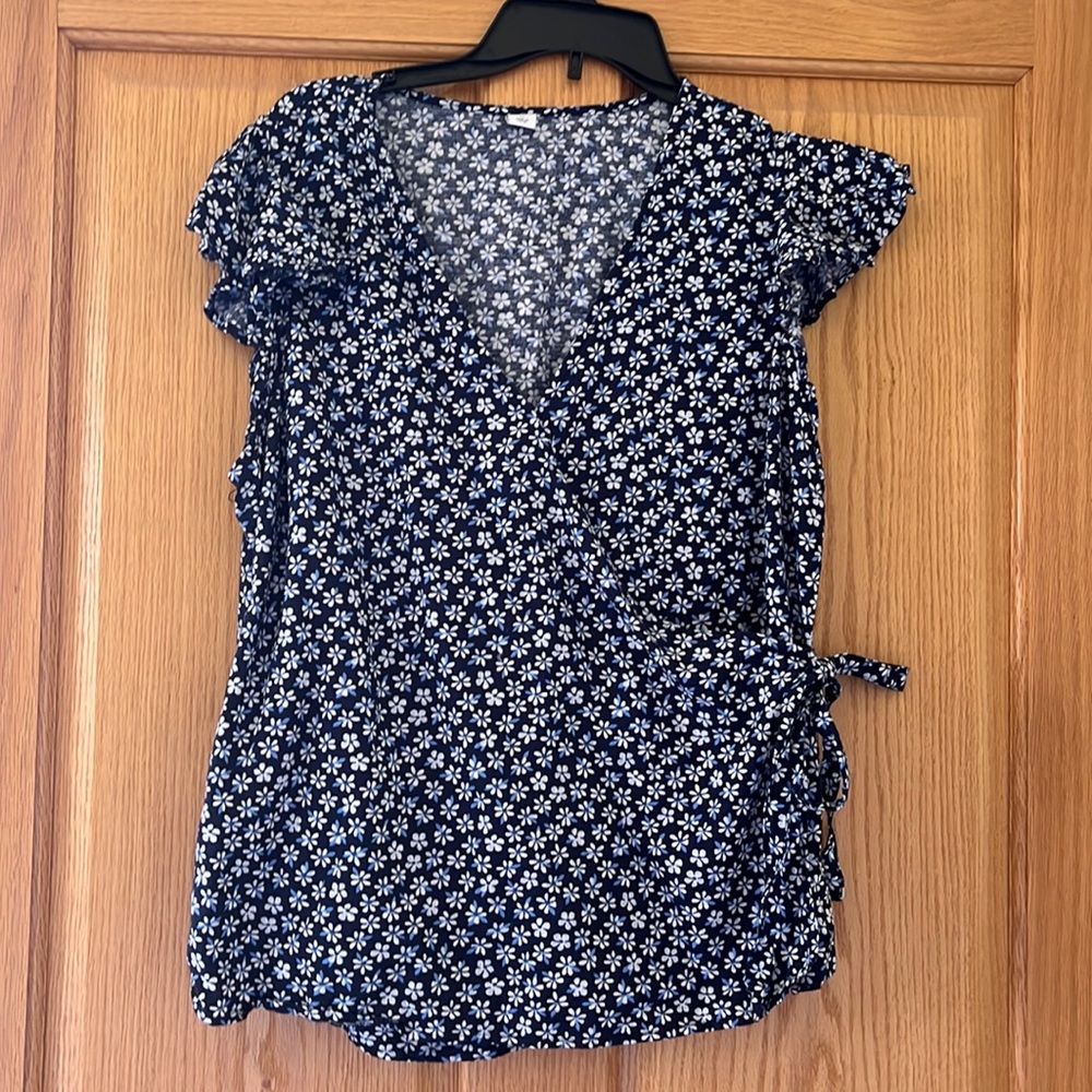 Like new wrap top.